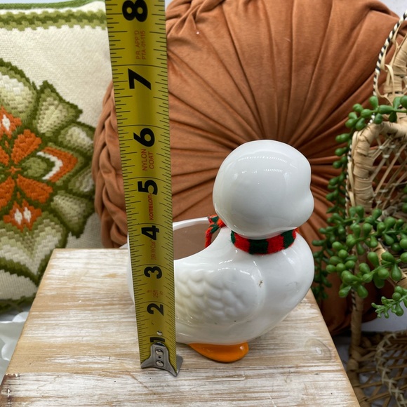Vintage Duck Planter with Winter Scarf - Picture 5 of 5